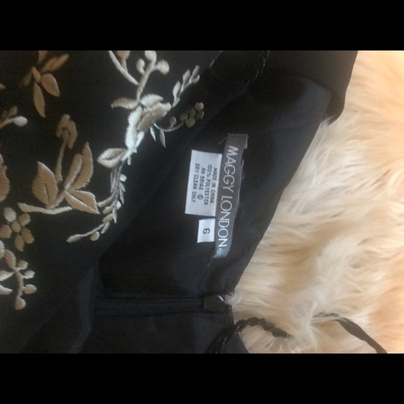 Maggy London black embroidery size 6 Dress - Picture 5 of 7